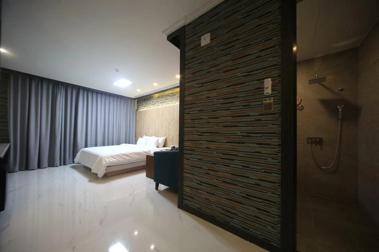 Bestie Hotel Busan 3*,